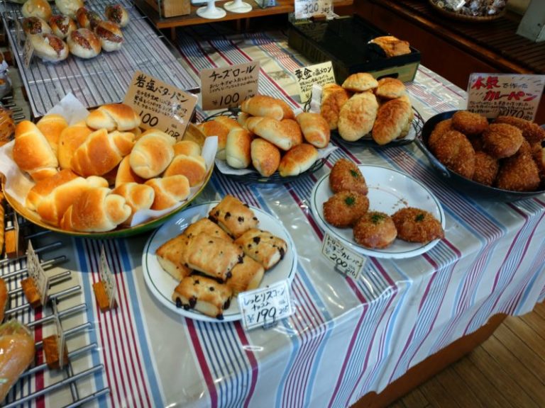 「BellWood(ベルウッド)」は区役所から近く。梅島のおいしいパン屋さん - ぼくのまちまで